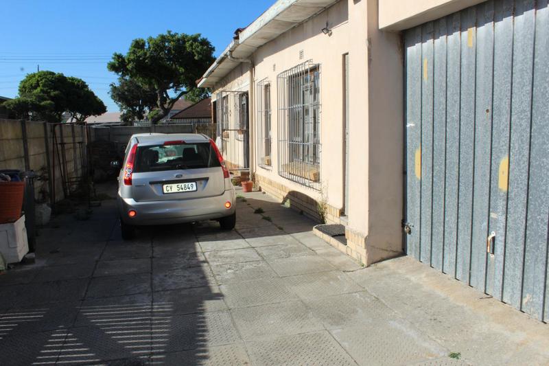 4 Bedroom Property for Sale in Parow Valley Western Cape